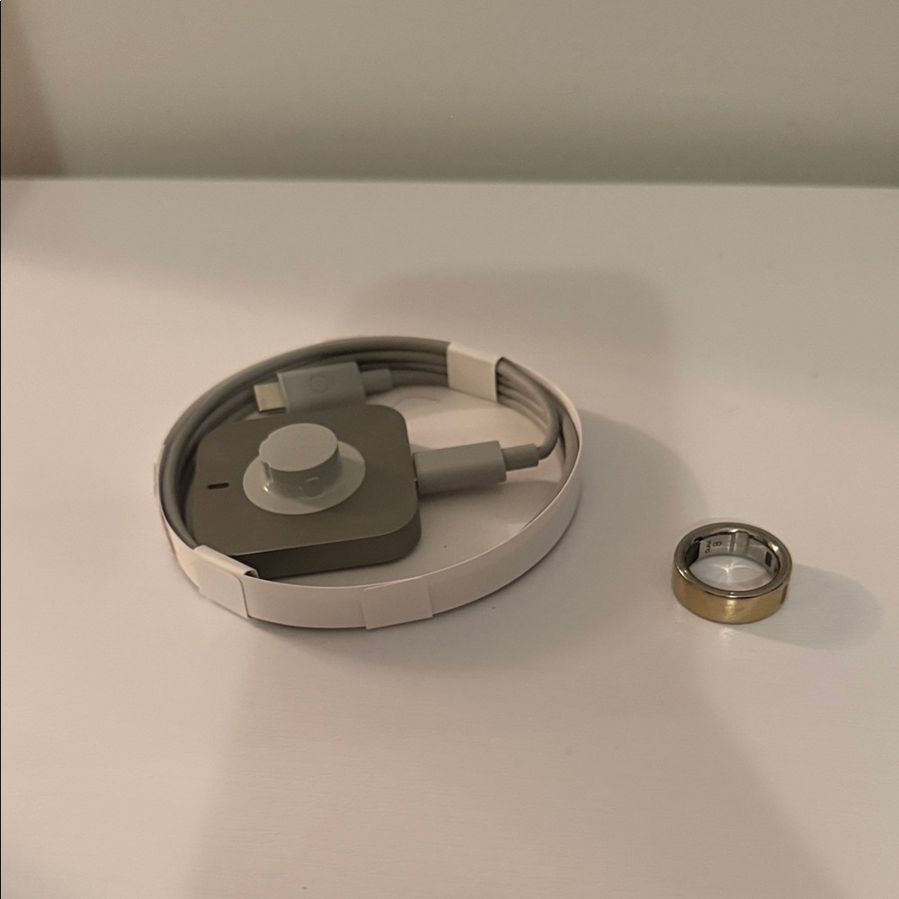 Oura Ring 4 Gold Size 8